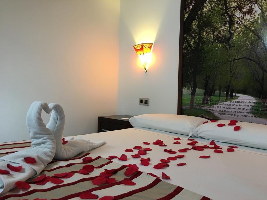 Hostal Aznaitin Баэса Экстерьер фото
