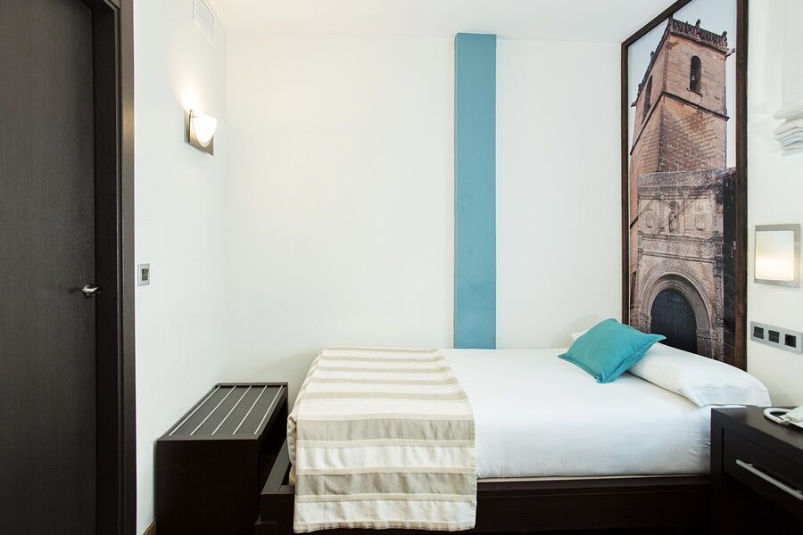 Hostal Aznaitin Баэса Экстерьер фото